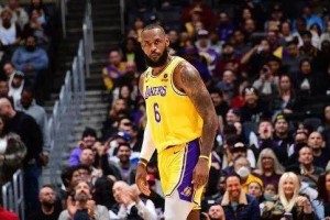 【观点】灾难表现葬送胜利 38岁的詹姆斯，该放权了！