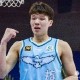 表现出色！杨瀚森13中9高效拿下21分9板4助1断